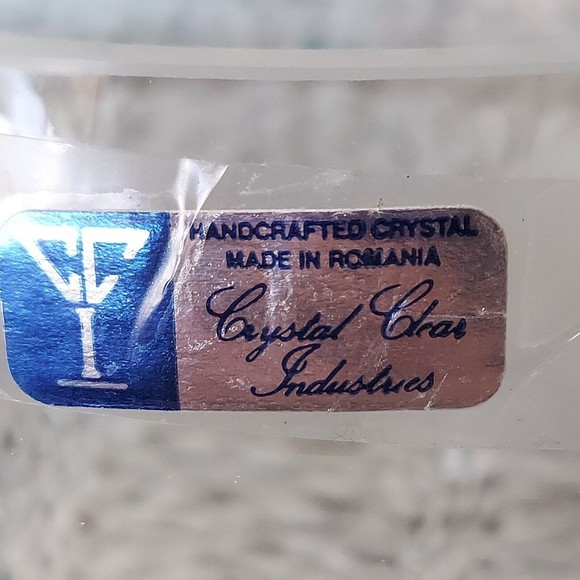 CRYSTAL BOWL MADE IN ROMANIA RAISED FLORAL DESIGN Crystal Clear Design - Picture 4 of 9